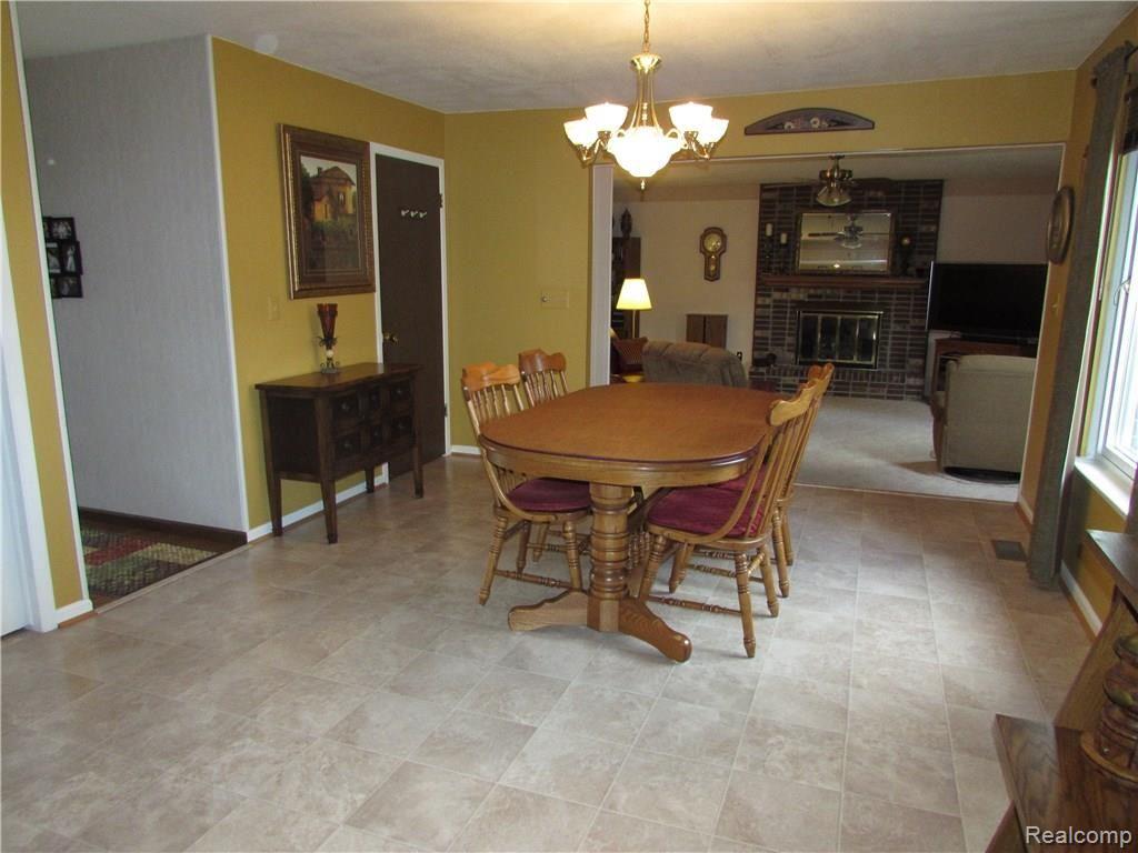 42316 Proctor Road Canton, MI 48188 - Photo 13 of 37 Breakfast room.JPG