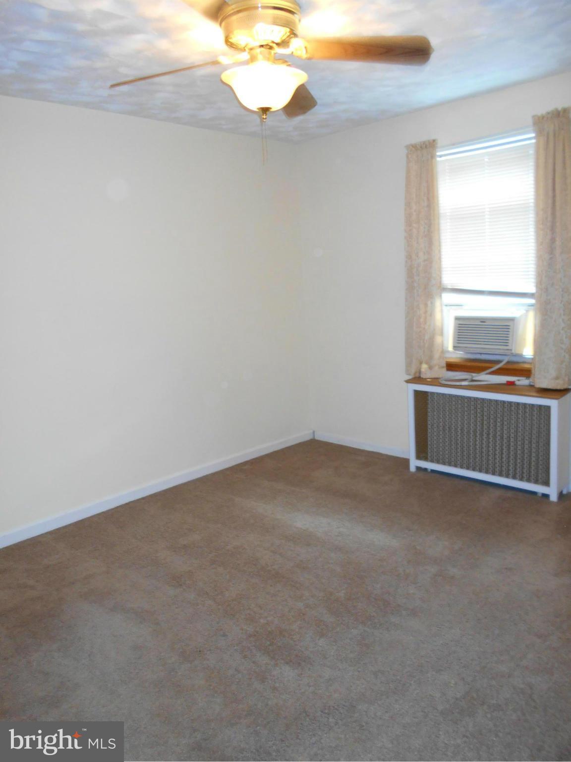 1724 Pin Oak Road Baltimore, MD 21234 - Photo 12 of 26 Bedroom (Master)