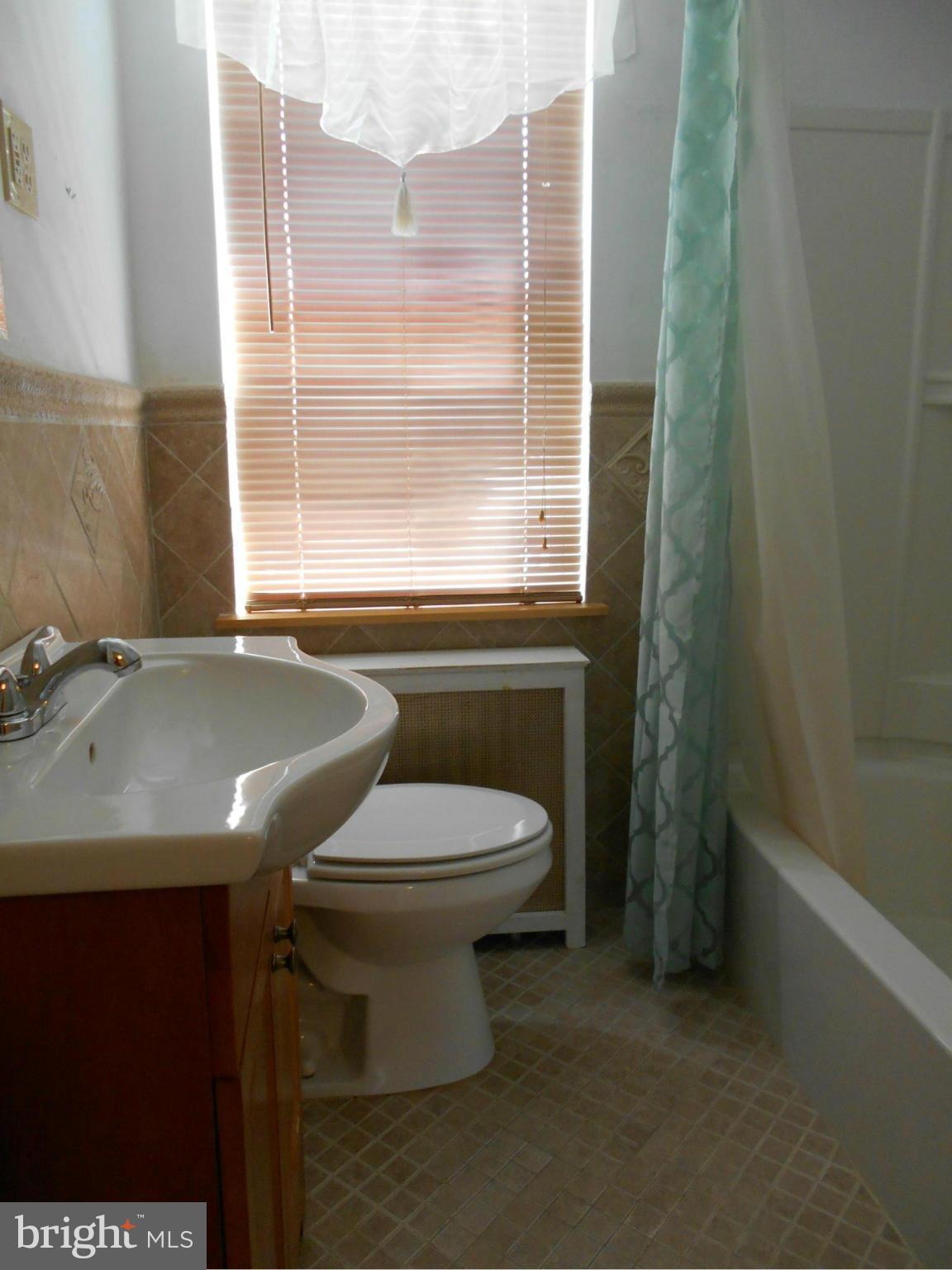 1724 Pin Oak Road Baltimore, MD 21234 - Photo 14 of 26 Main Bath