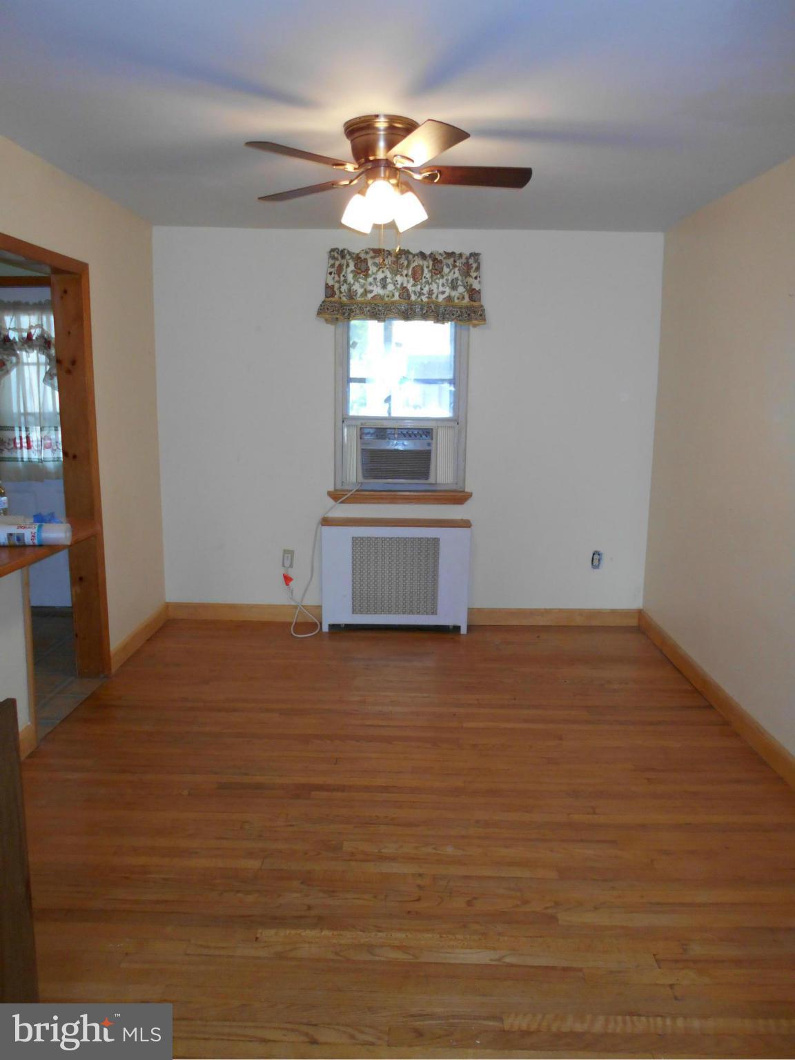 1724 Pin Oak Road Baltimore, MD 21234 - Photo 8 of 26 Dining Room