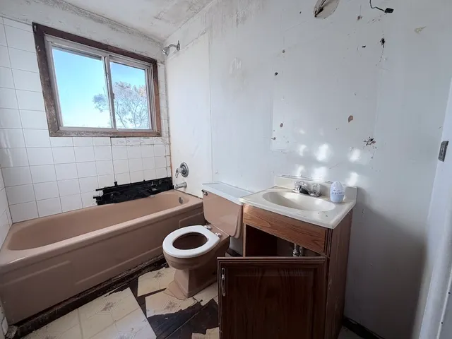 $114,900 | 3617 175th Place, Country Club Hills, IL 60478