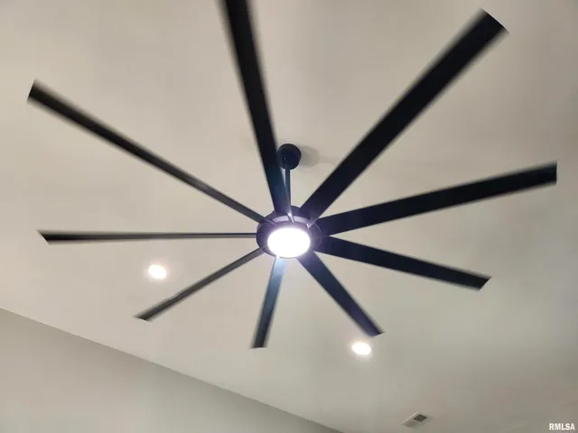 $475,000 | 14063 North Link Lane, Mount Vernon, IL 62864