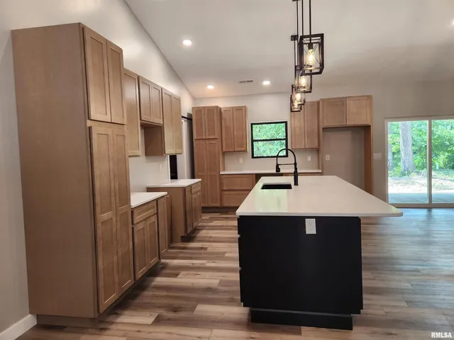 $475,000 | 14063 North Link Lane, Mount Vernon, IL 62864