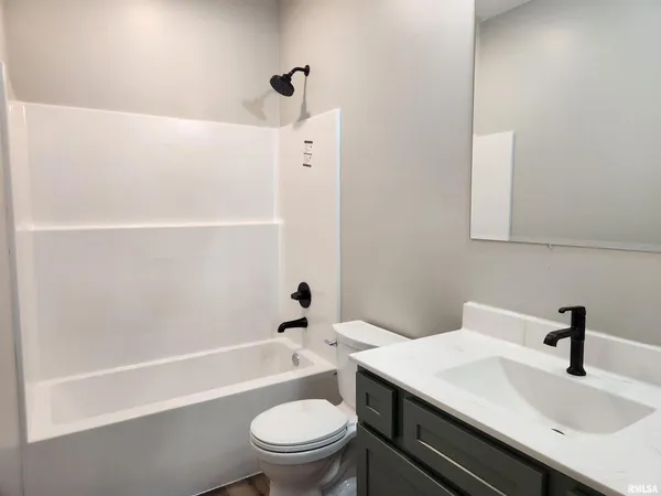 $450,000 | 14063 North Link Lane, Mount Vernon, IL 62864