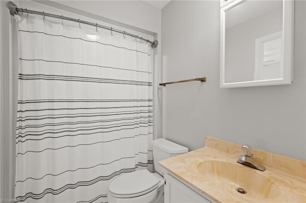 2202 Huntington Road, Unit G4 Burlington, NC 27215 - Photo 18 of 33 Gallery Image 18