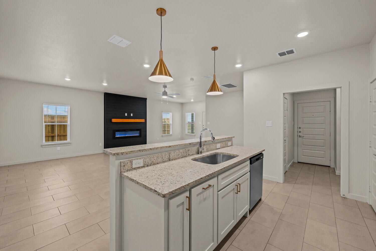 7044 41st Street Lubbock, TX 79407 - Photo 10 of 24 7030 41st St-24
