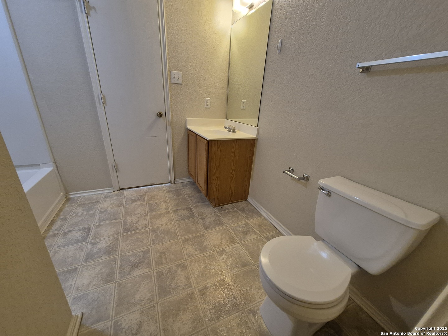 102 Kenrock Ridge San Antonio, TX 78254 - Photo 21 of 30 a bathroom with a sink and a toilet