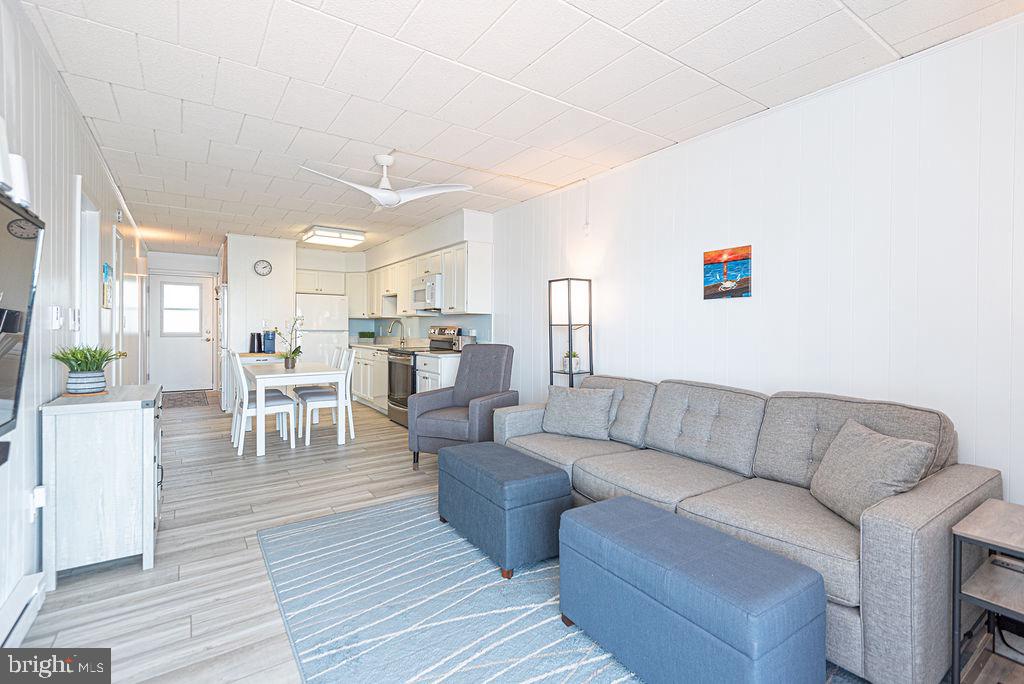 745 Mooring Road, Unit 105 Ocean City, MD 21842 - Photo 13 of 47 Waterfront Family Room