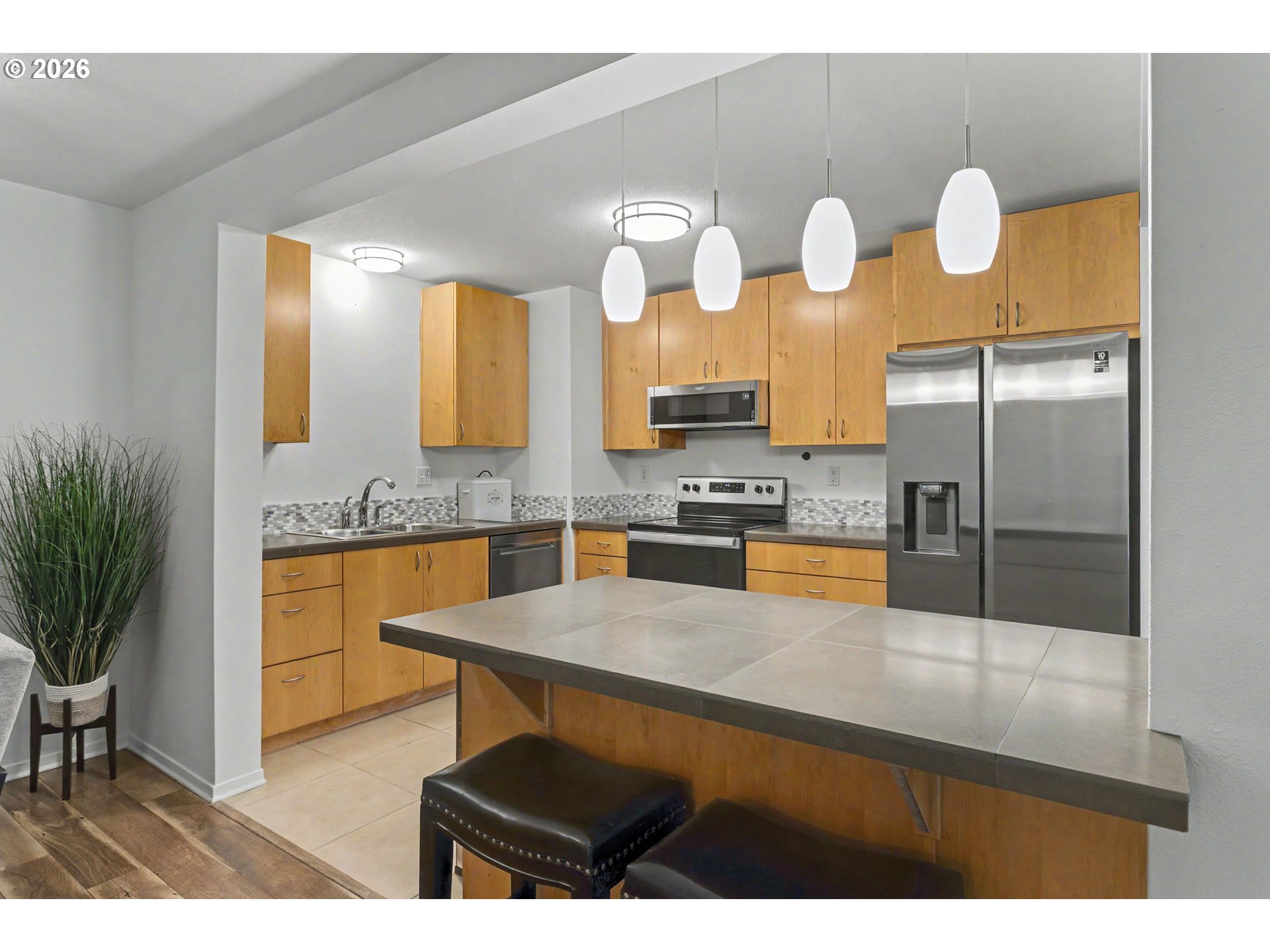 200 Southwest Burnham Road, Unit 306 Lake Oswego, OR 97034 - Photo 8 of 28