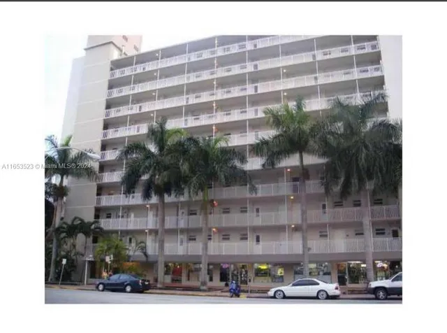$210,000 | 1300 Lincoln Road, Unit F306, Miami Beach, FL 33139