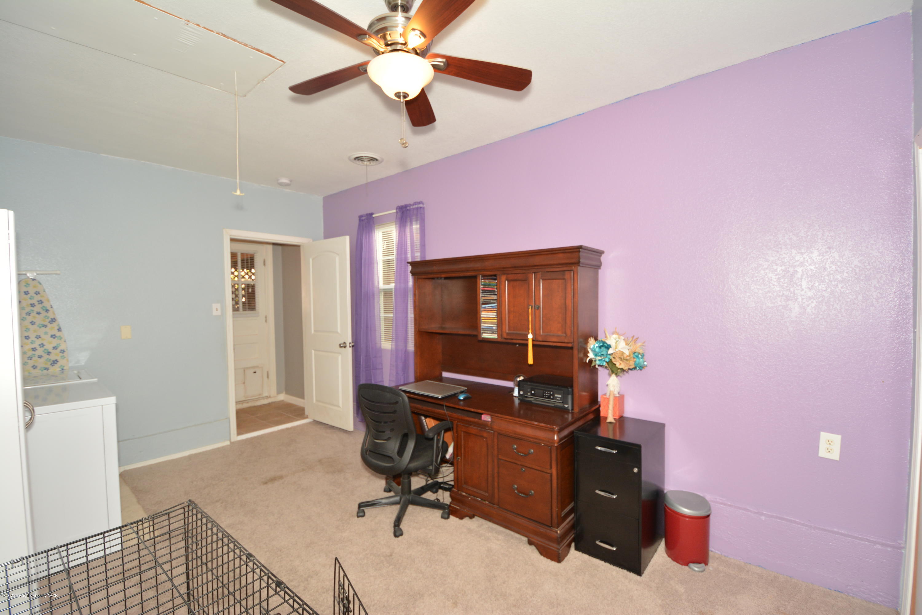 4118 Parker Street Amarillo, TX 79110 - Photo 19 of 25 19 Utility Room