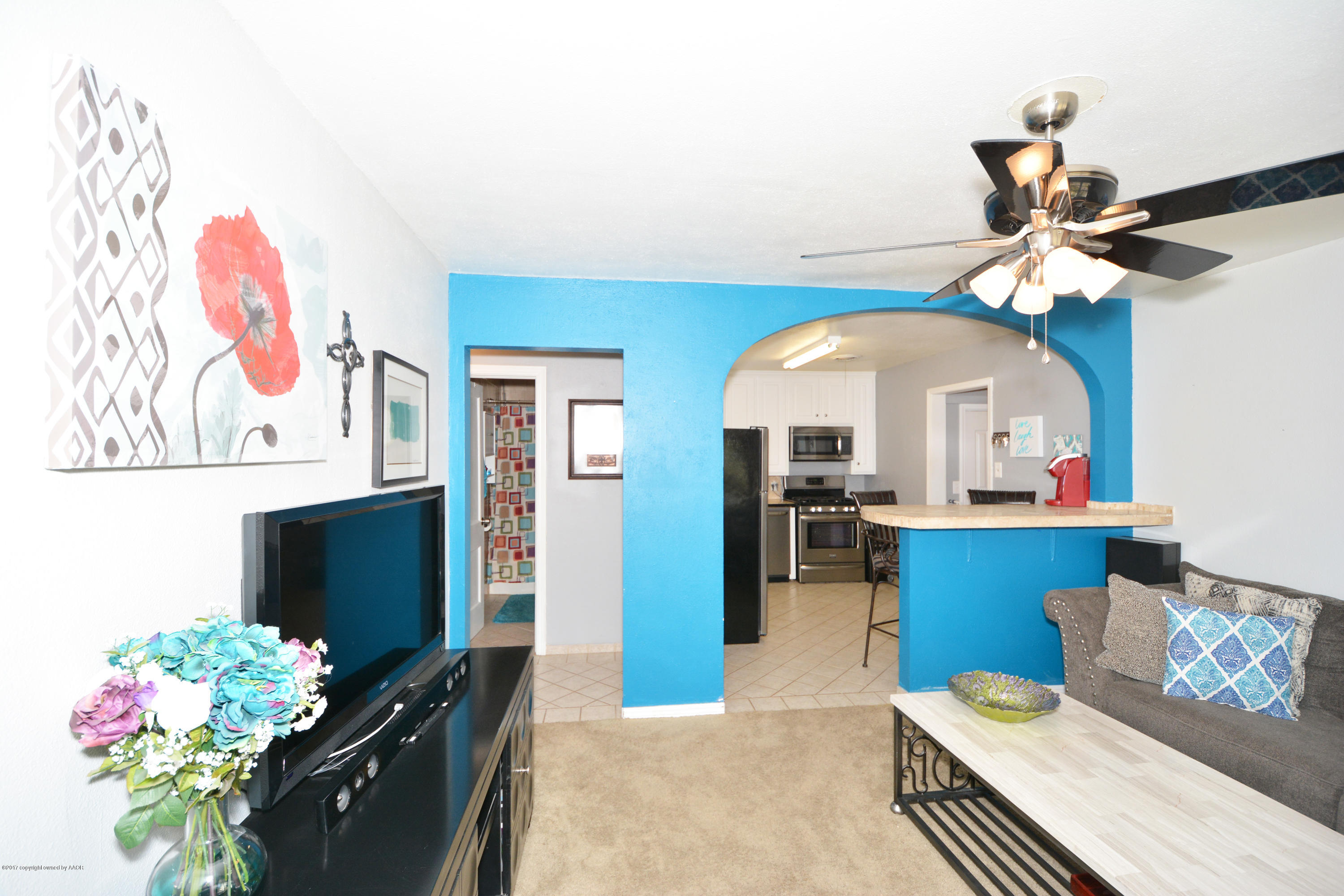 4118 Parker Street Amarillo, TX 79110 - Photo 4 of 25 4 Living Room