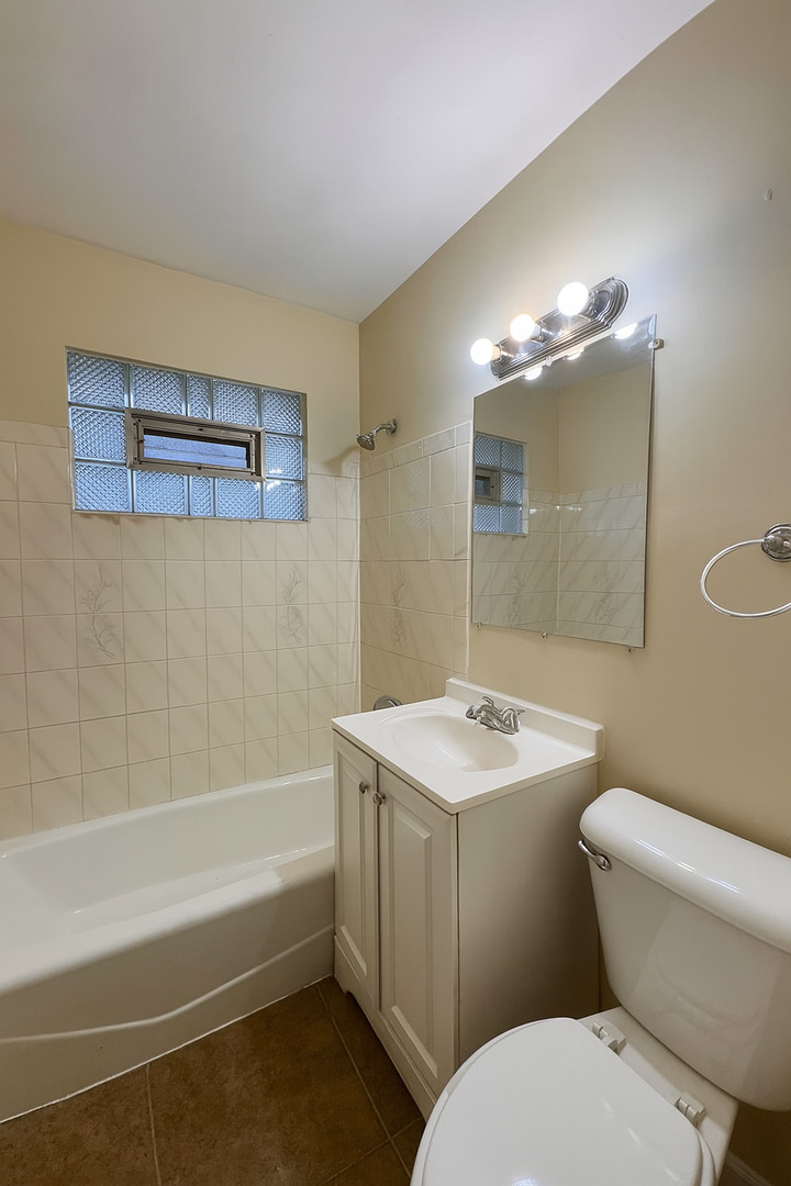 17318 Walter Street Lansing, IL 60438 - Photo 8 of 26
