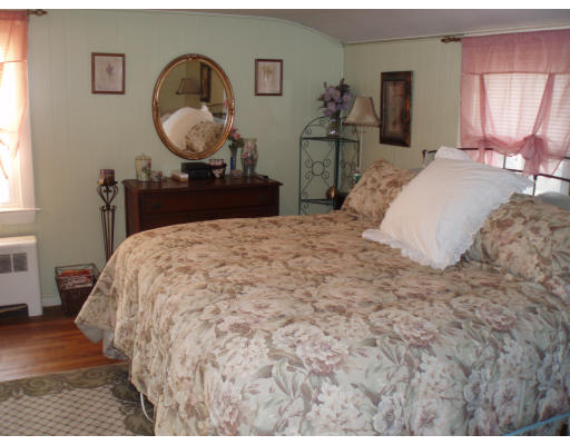 27 Sycamore Road Melrose, MA 02176 - Photo 6 of 7 Gallery Image 6