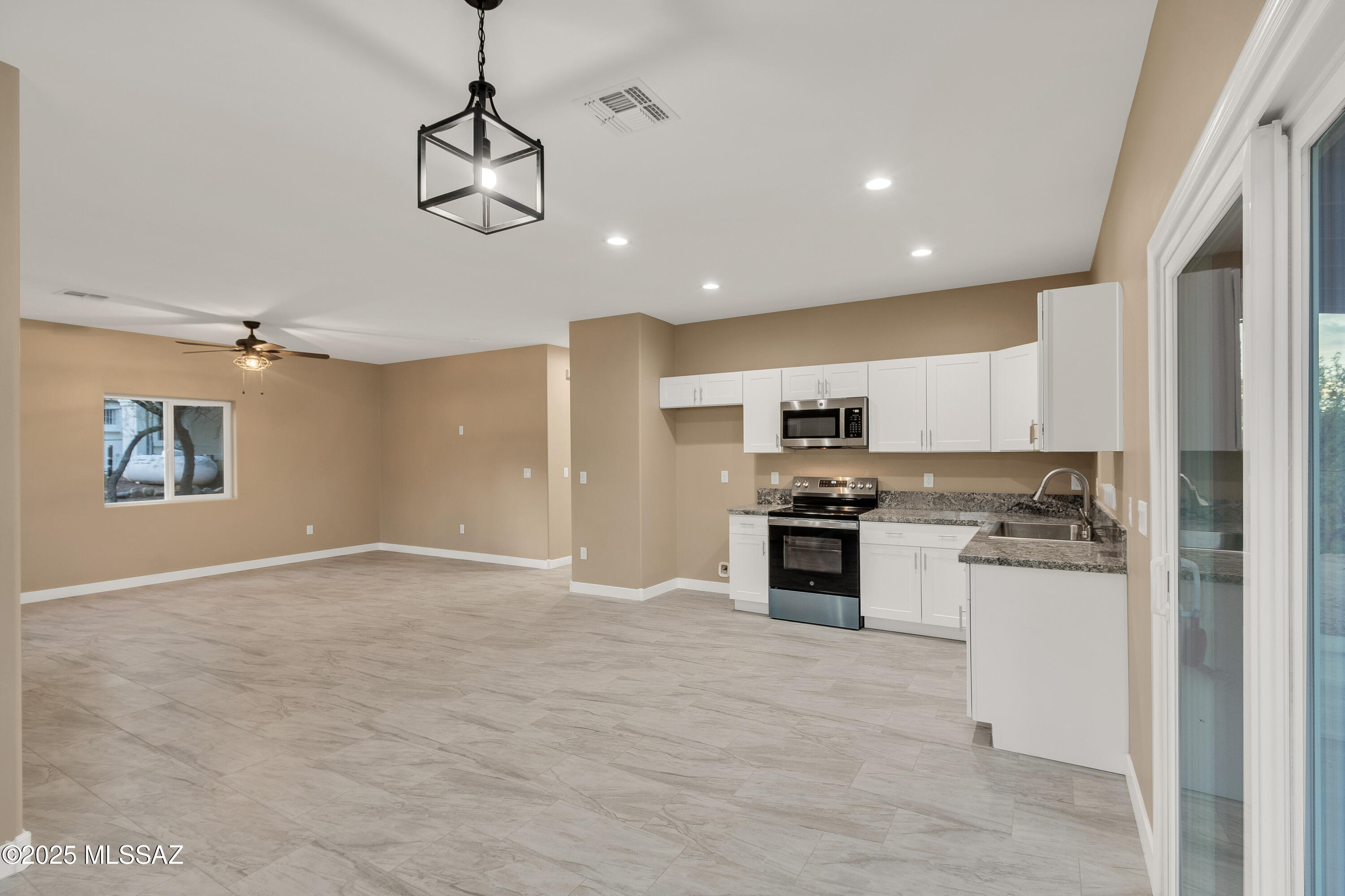 885 Via Rosamorada Rio Rico, AZ 85648 - Photo 15 of 46