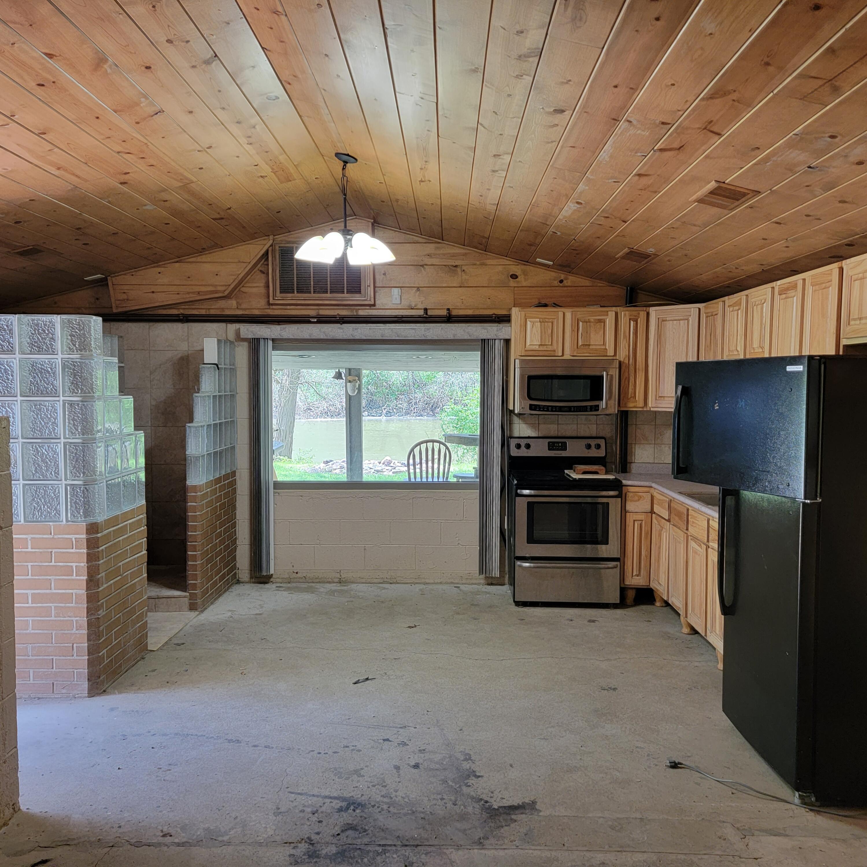 10558 Riverside Drive Powell, OH 43065 - Photo 11 of 17 20220502_131709