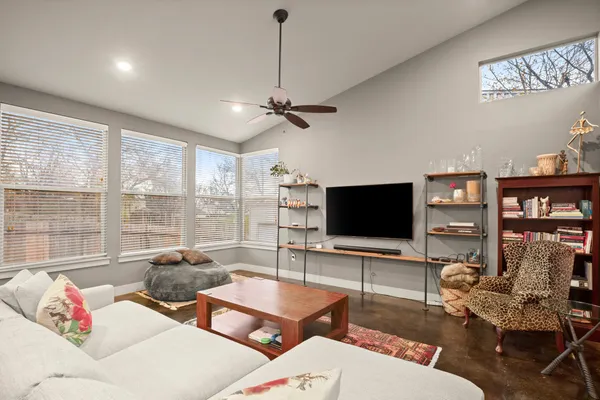 $2,900 | 1302 Delano Street, Unit A, Austin, TX 78721