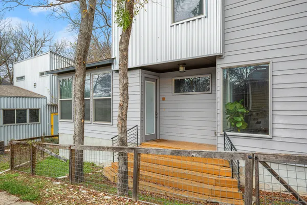 $2,900 | 1302 Delano Street, Unit A, Austin, TX 78721