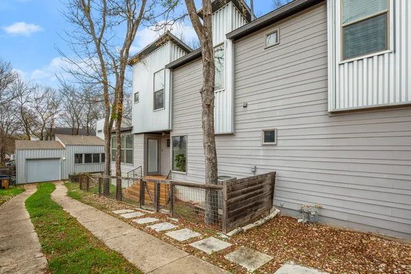 $2,900 | 1302 Delano Street, Unit A, Austin, TX 78721