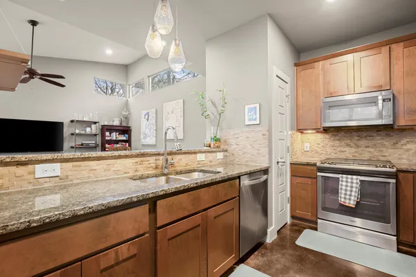 $2,900 | 1302 Delano Street, Unit A, Austin, TX 78721