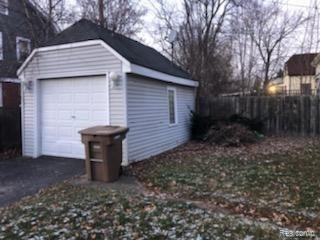 3 Utica Road Pontiac, MI 48341 - Photo 6 of 17