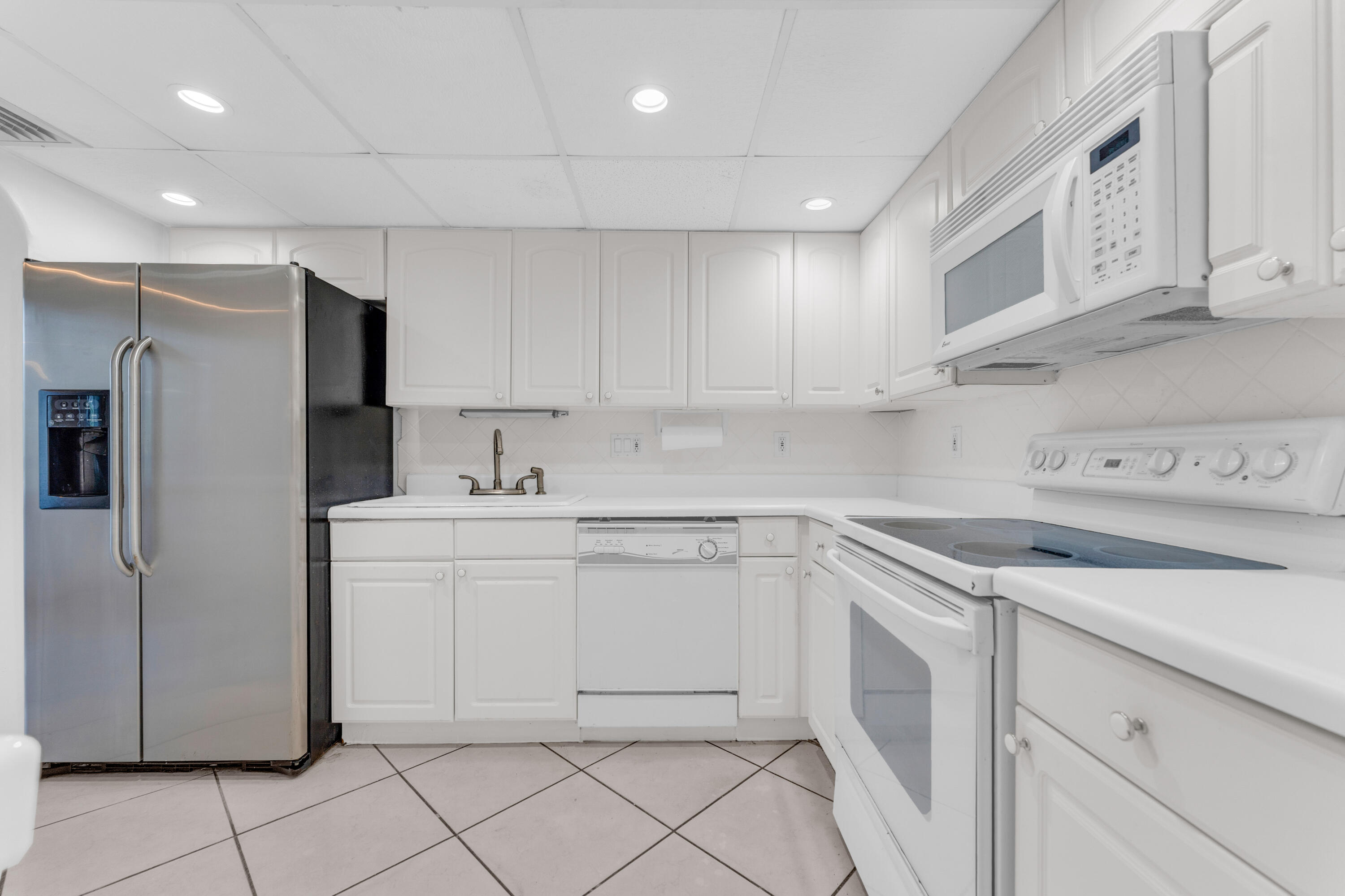 1401 South Federal Highway, Unit 218 Boca Raton, FL 33432 - Photo 2 of 46 5