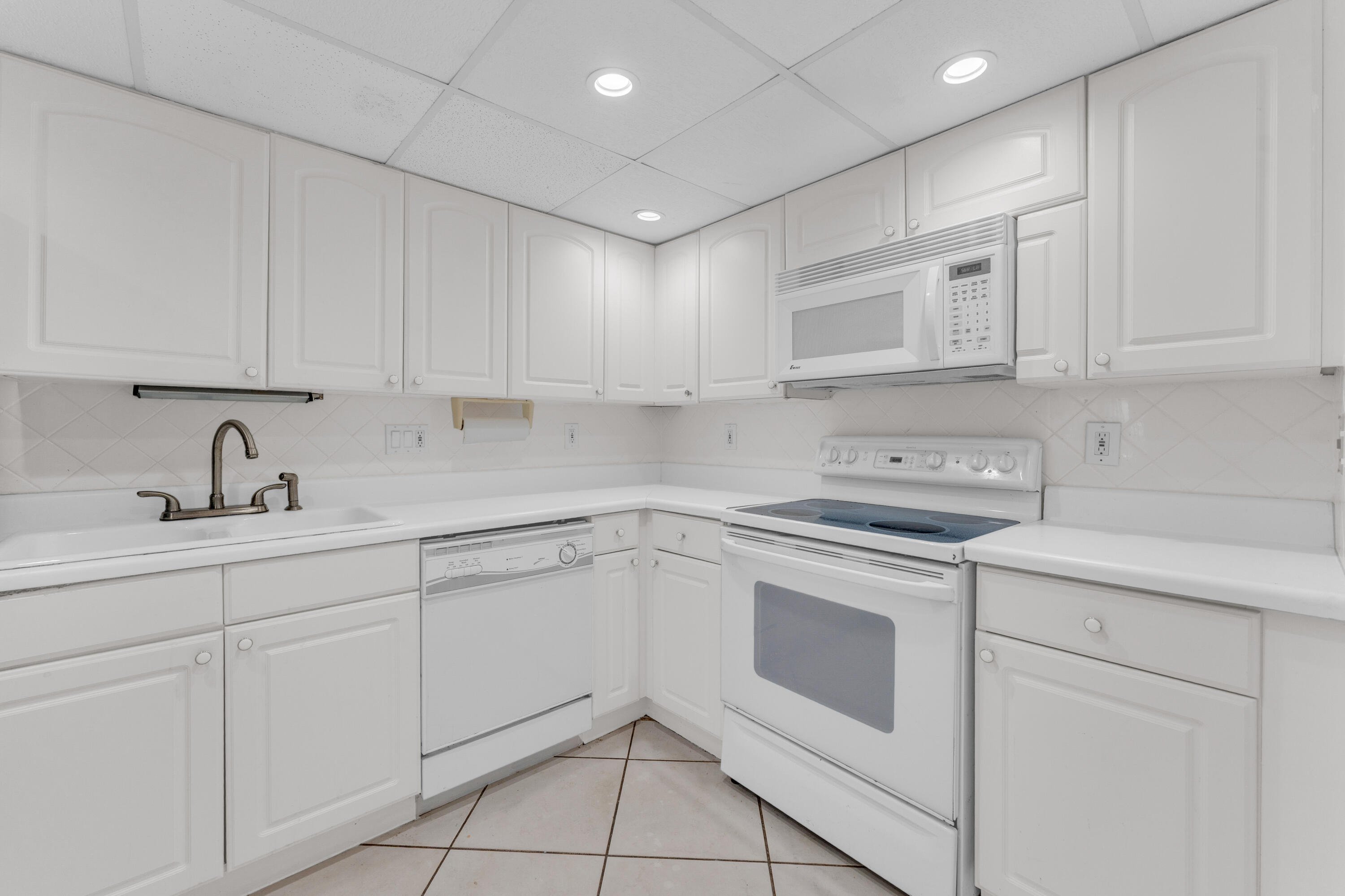 1401 South Federal Highway, Unit 218 Boca Raton, FL 33432 - Photo 5 of 46 9