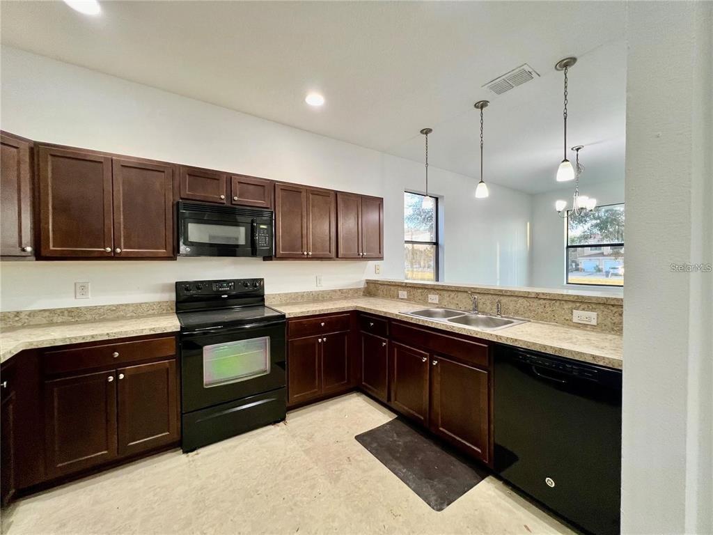 1431 Pacific Road Poinciana, FL 34759 - Photo 7 of 51