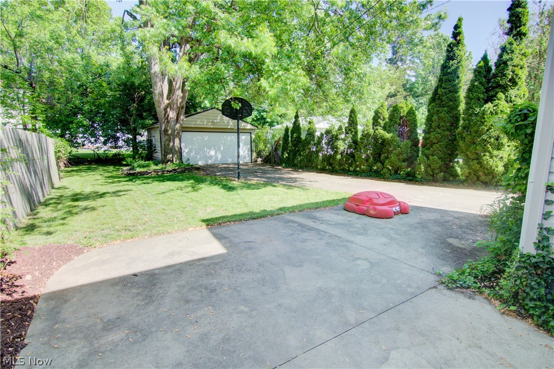 1145 Winston Road Cleveland, OH 44121 - Photo 27 of 31