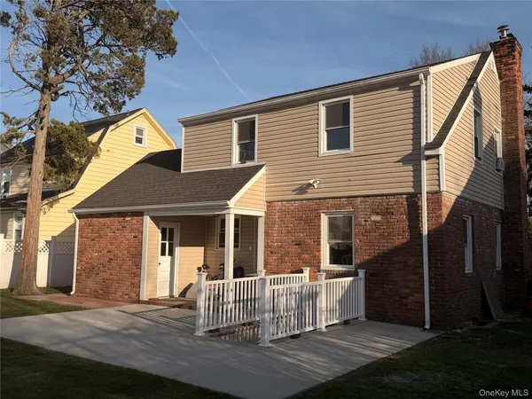 $799,000 | 25 Crowell Street, Hempstead, NY 11550
