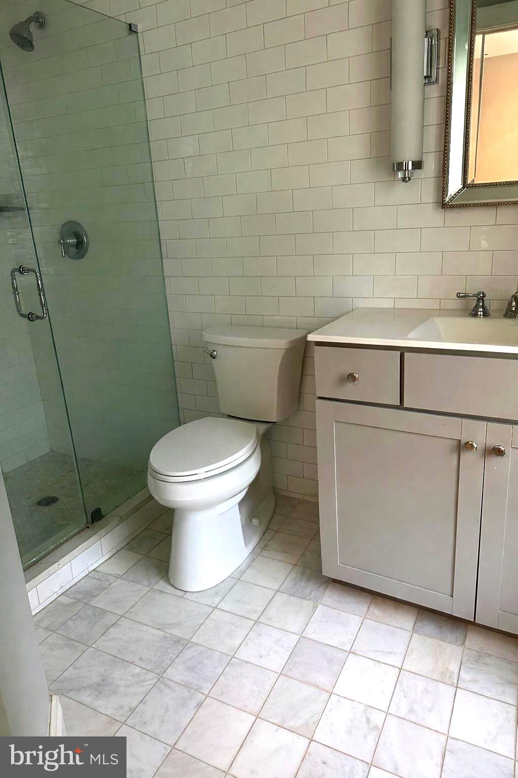 200 West Wayne Avenue, Unit 5 Wayne, PA 19087 - Photo 9 of 12 Bathroom #2