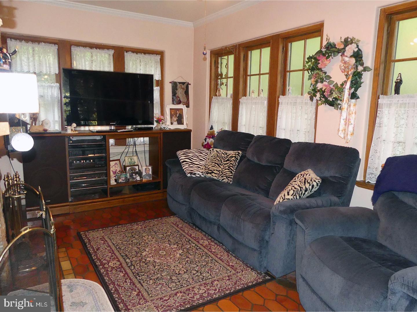 1621 Mineral Spring Road Reading, PA 19602 - Photo 12 of 25 Family Room