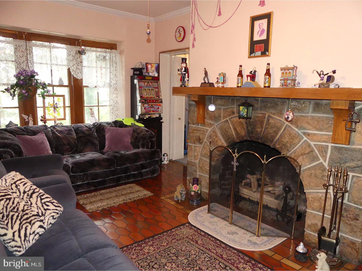 1621 Mineral Spring Road Reading, PA 19602 - Photo 13 of 25 Family Room