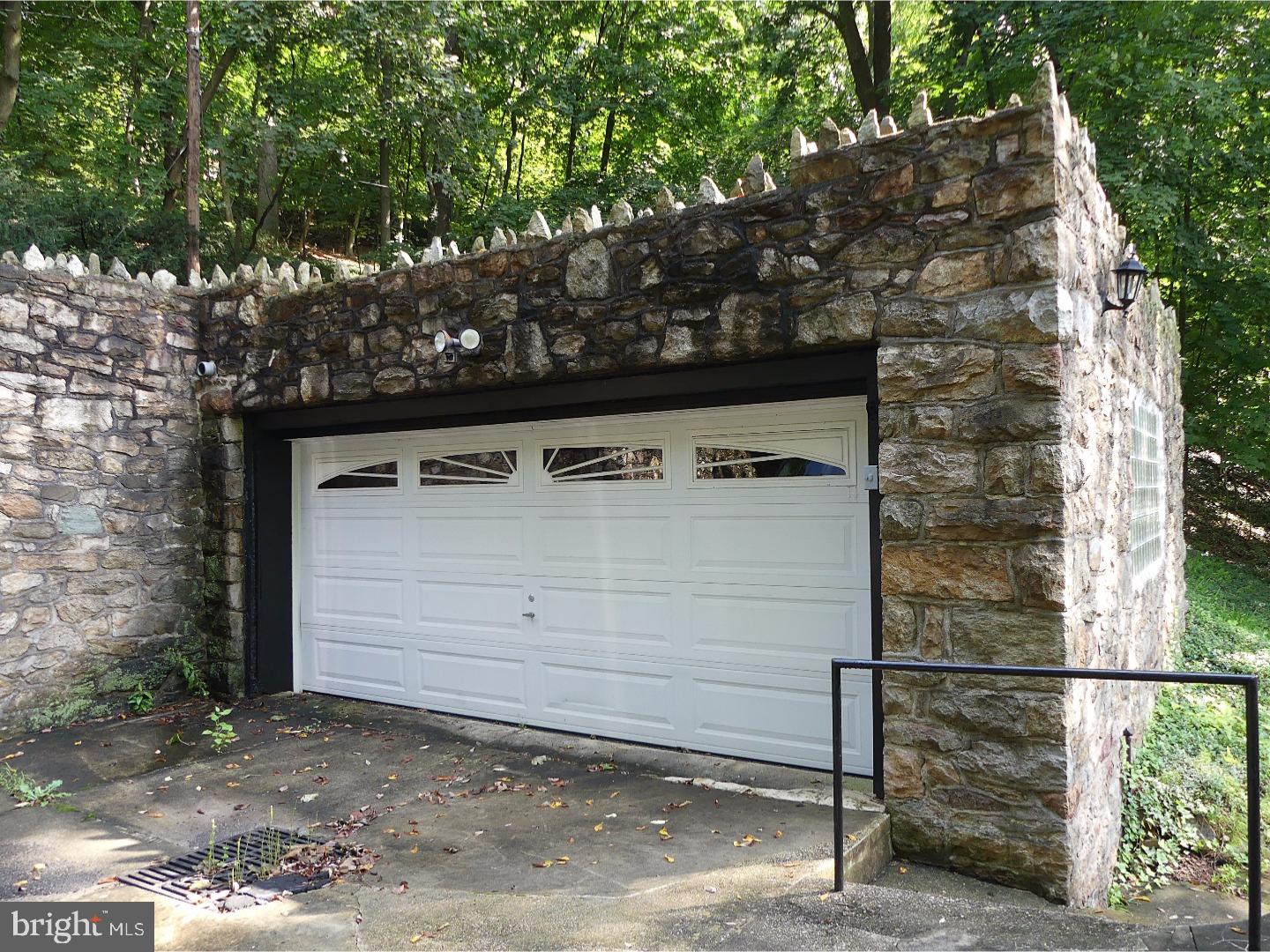 1621 Mineral Spring Road Reading, PA 19602 - Photo 5 of 25 Garage