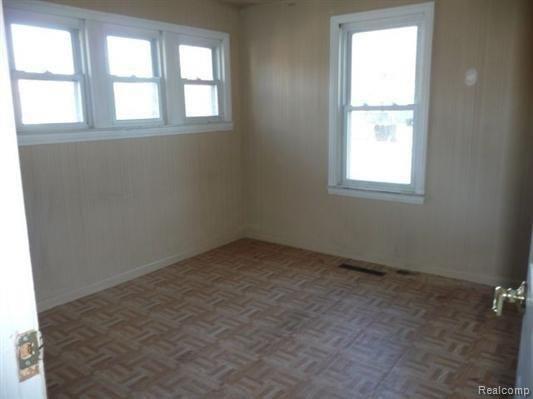 2295 Rochester Court Troy, MI 48083 - Photo 8 of 10 8.jpg