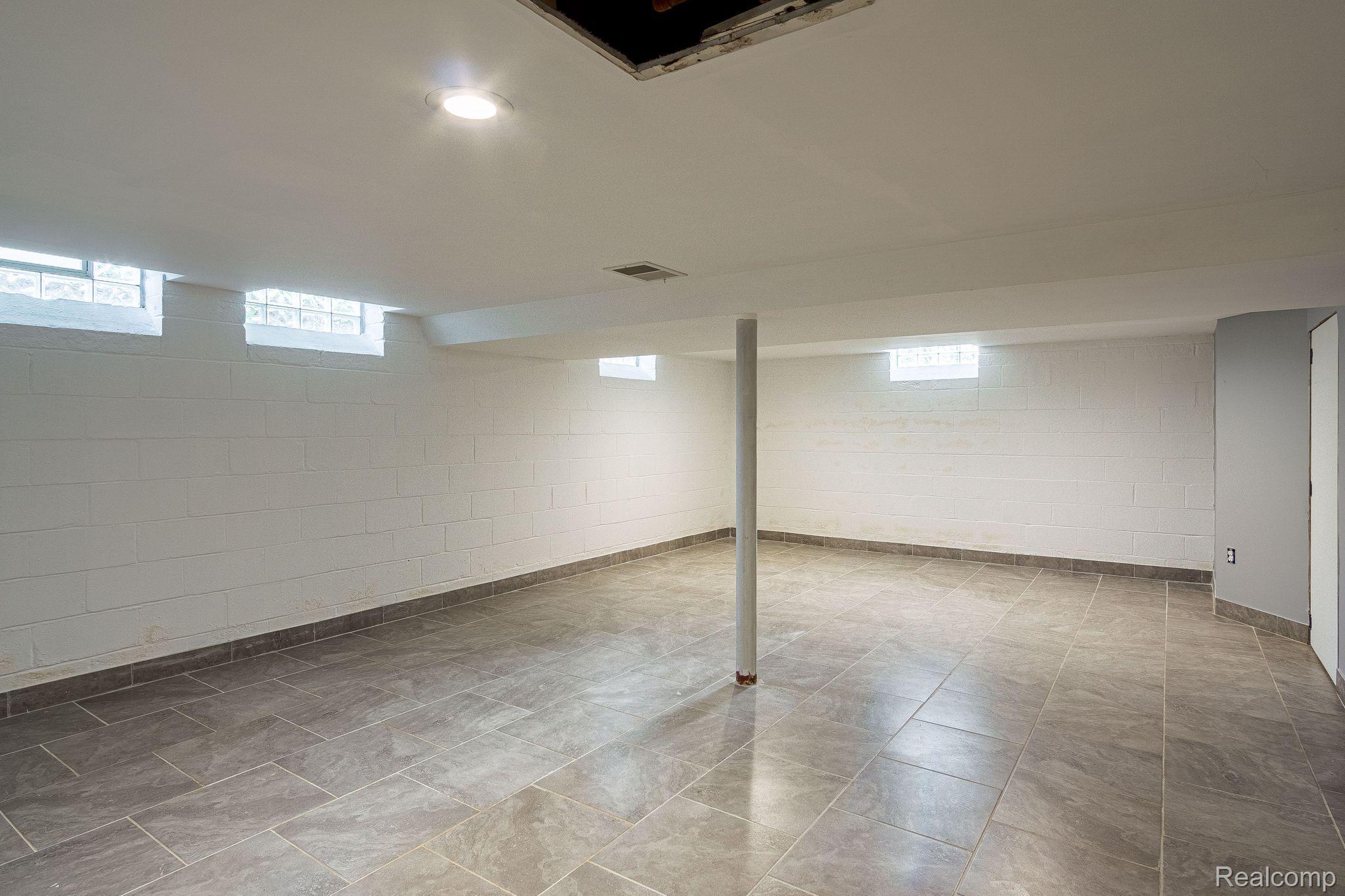 2281 Lancaster Road Bloomfield Hills, MI 48302 - Photo 26 of 37 Gallery Image 26