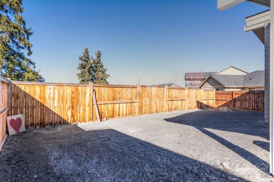 62013 Dantili Road Bend, OR 97701 - Photo 21 of 25