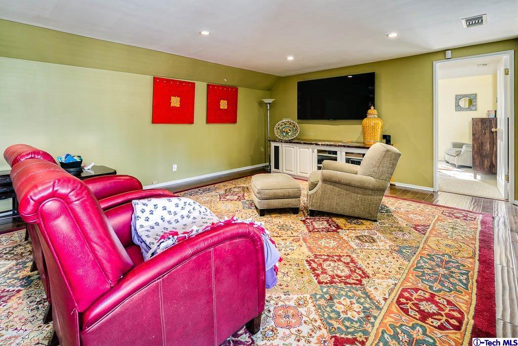 2829 Lake Avenue Altadena, CA 91001 - Photo 32 of 51 Additional Photo