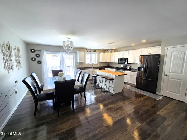$479,999 | 10 Franklin Avenue, North Greenbush, NY 12198