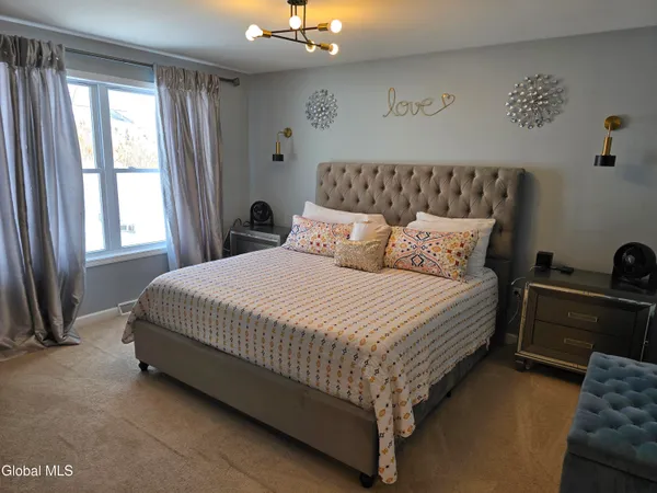 $499,999 | 10 Franklin Avenue, North Greenbush, NY 12198