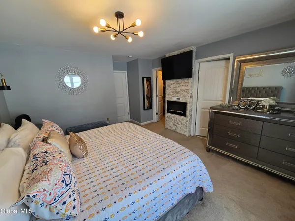 $499,999 | 10 Franklin Avenue, North Greenbush, NY 12198