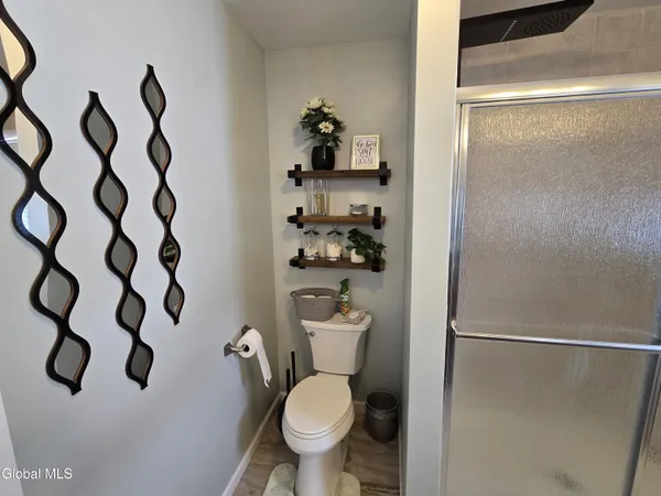 $479,999 | 10 Franklin Avenue, North Greenbush, NY 12198