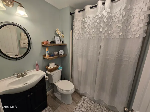 $499,999 | 10 Franklin Avenue, North Greenbush, NY 12198