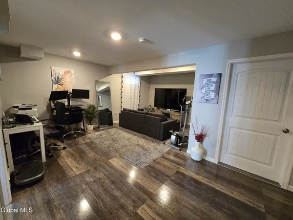 $499,999 | 10 Franklin Avenue, North Greenbush, NY 12198