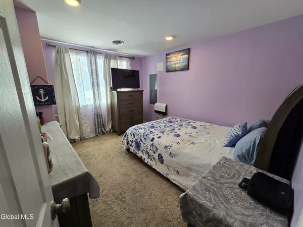 $499,999 | 10 Franklin Avenue, North Greenbush, NY 12198