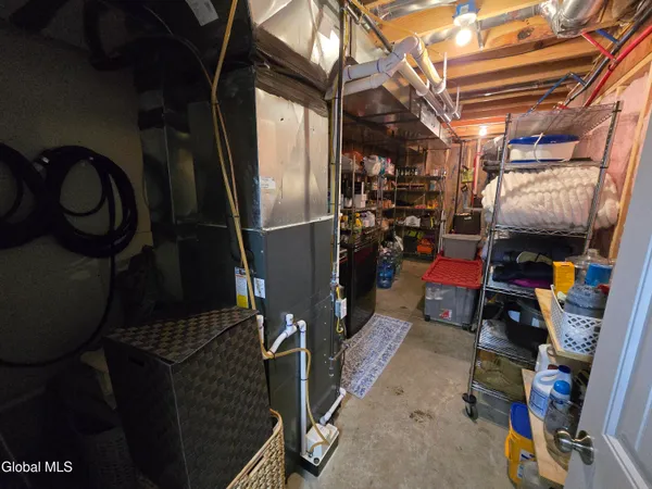 $499,999 | 10 Franklin Avenue, North Greenbush, NY 12198