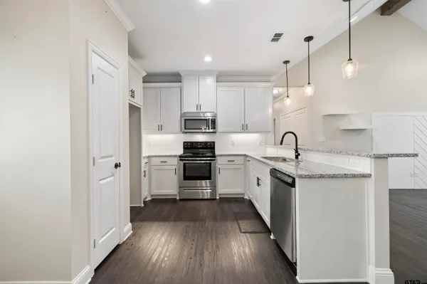 $259,000 | 9710 West Lakeshore Drive, Tyler, TX 75709