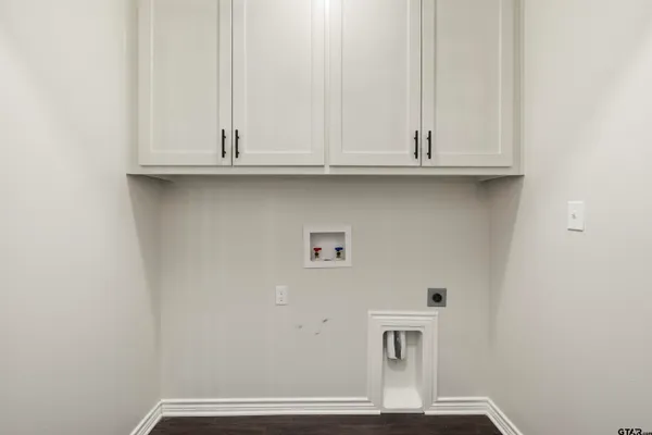 $259,000 | 9710 West Lakeshore Drive, Tyler, TX 75709