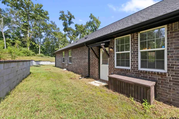 $259,000 | 9710 West Lakeshore Drive, Tyler, TX 75709