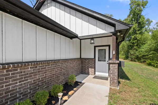 $259,000 | 9710 West Lakeshore Drive, Tyler, TX 75709